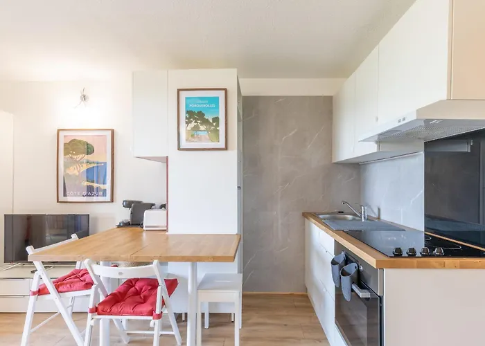 Apartment Saint-clair Magnificent With Sea View Le Lavandou