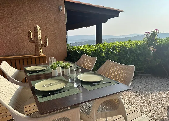 Saint-clair Magnificent With Sea View Le Lavandou